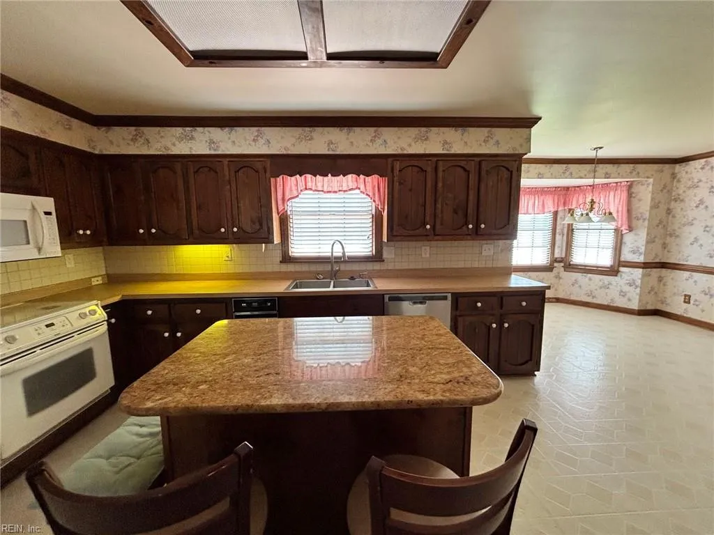 Chesapeake, Virginia 23320, United States, 4 Bedrooms Bedrooms, ,3 BathroomsBathrooms,Residential,Active,160412