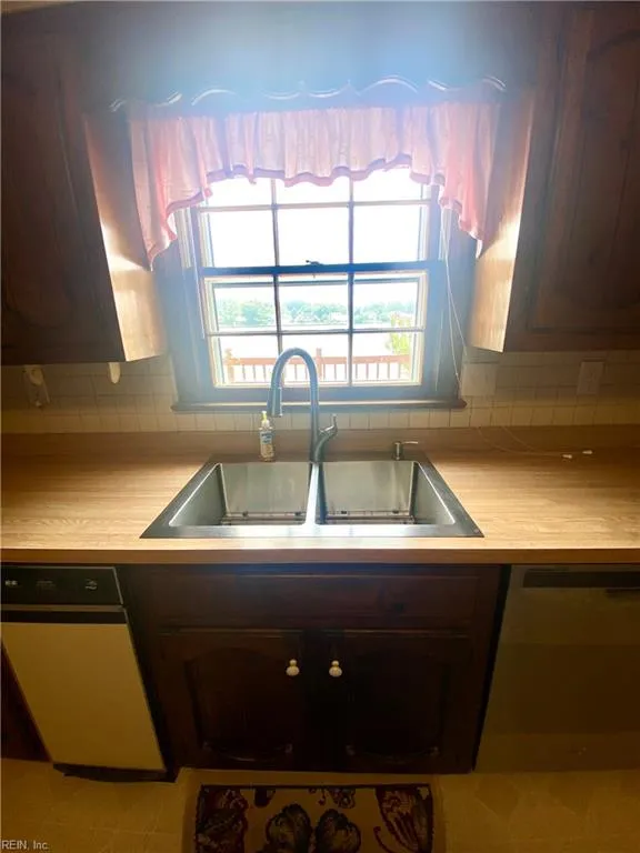 Chesapeake, Virginia 23320, United States, 4 Bedrooms Bedrooms, ,3 BathroomsBathrooms,Residential,Active,160412