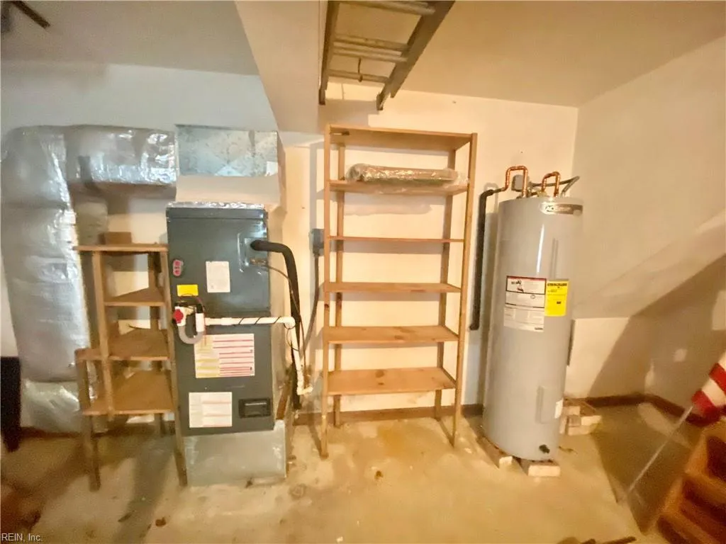 Chesapeake, Virginia 23320, United States, 4 Bedrooms Bedrooms, ,3 BathroomsBathrooms,Residential,Active,160412