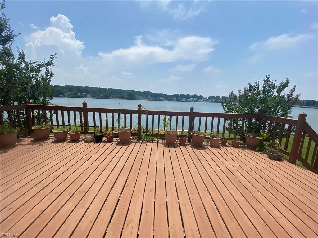 Chesapeake, Virginia 23320, United States, 4 Bedrooms Bedrooms, ,3 BathroomsBathrooms,Residential,Active,160412