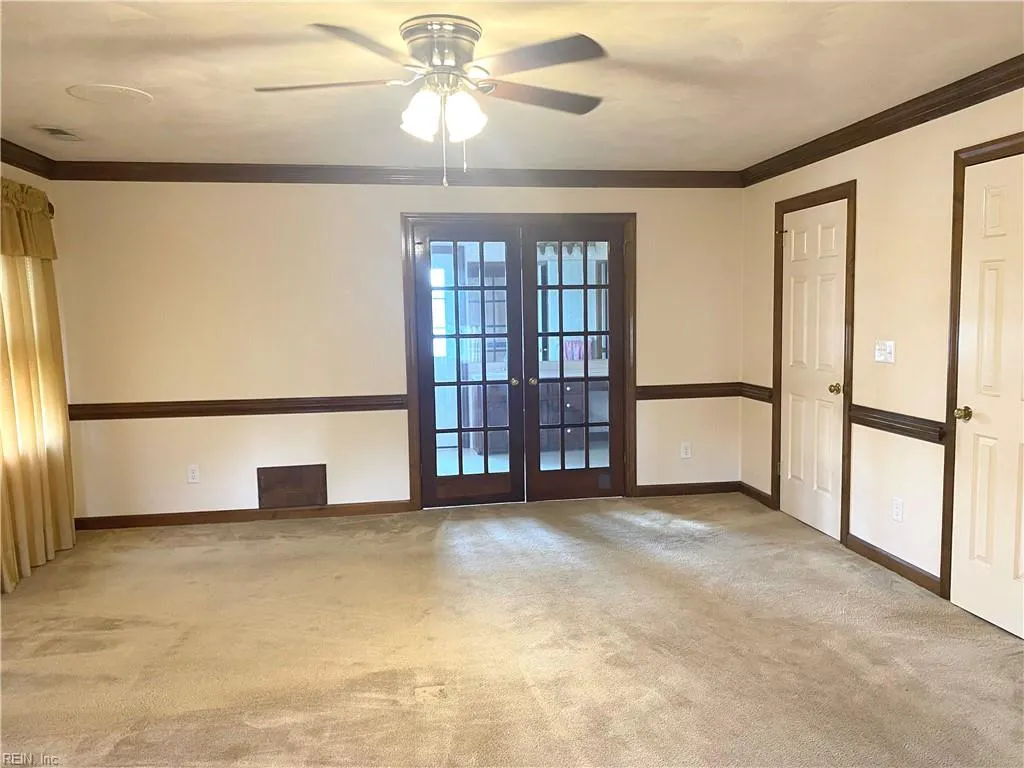 Chesapeake, Virginia 23320, United States, 4 Bedrooms Bedrooms, ,3 BathroomsBathrooms,Residential,Active,160412