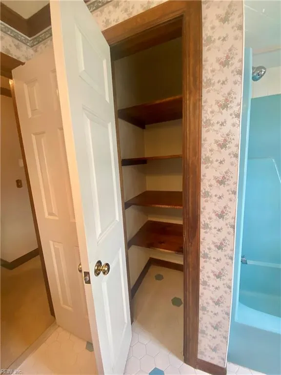 Chesapeake, Virginia 23320, United States, 4 Bedrooms Bedrooms, ,3 BathroomsBathrooms,Residential,Active,160412