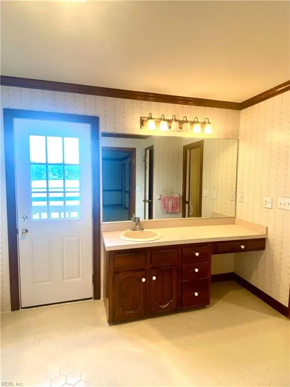 Chesapeake, Virginia 23320, United States, 4 Bedrooms Bedrooms, ,3 BathroomsBathrooms,Residential,Active,160412