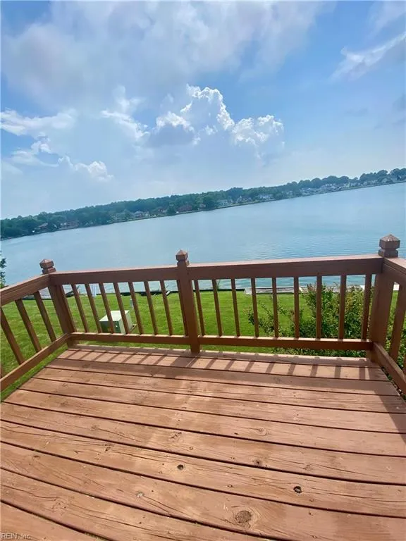 Chesapeake, Virginia 23320, United States, 4 Bedrooms Bedrooms, ,3 BathroomsBathrooms,Residential,Active,160412