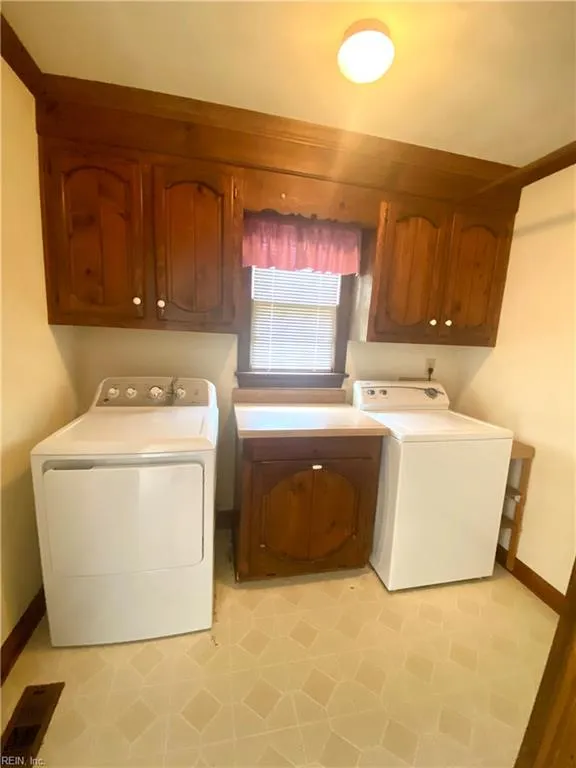 Chesapeake, Virginia 23320, United States, 4 Bedrooms Bedrooms, ,3 BathroomsBathrooms,Residential,Active,160412