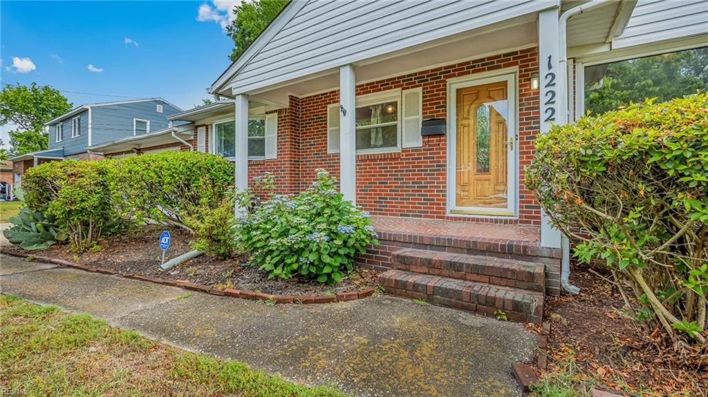 Photo of 1222 Pascal Place, Norfolk, VA 23502 (MLS # 10642088)
