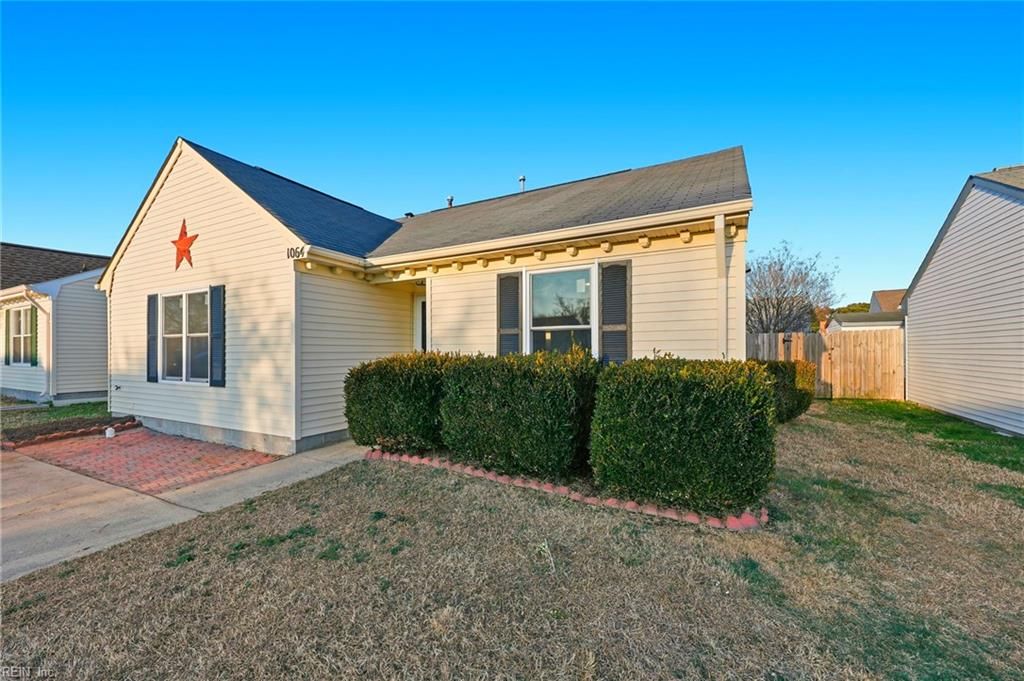 Photo of 1064 Gershwin Court, Virginia Beach, VA 23454 (MLS # 10618212)