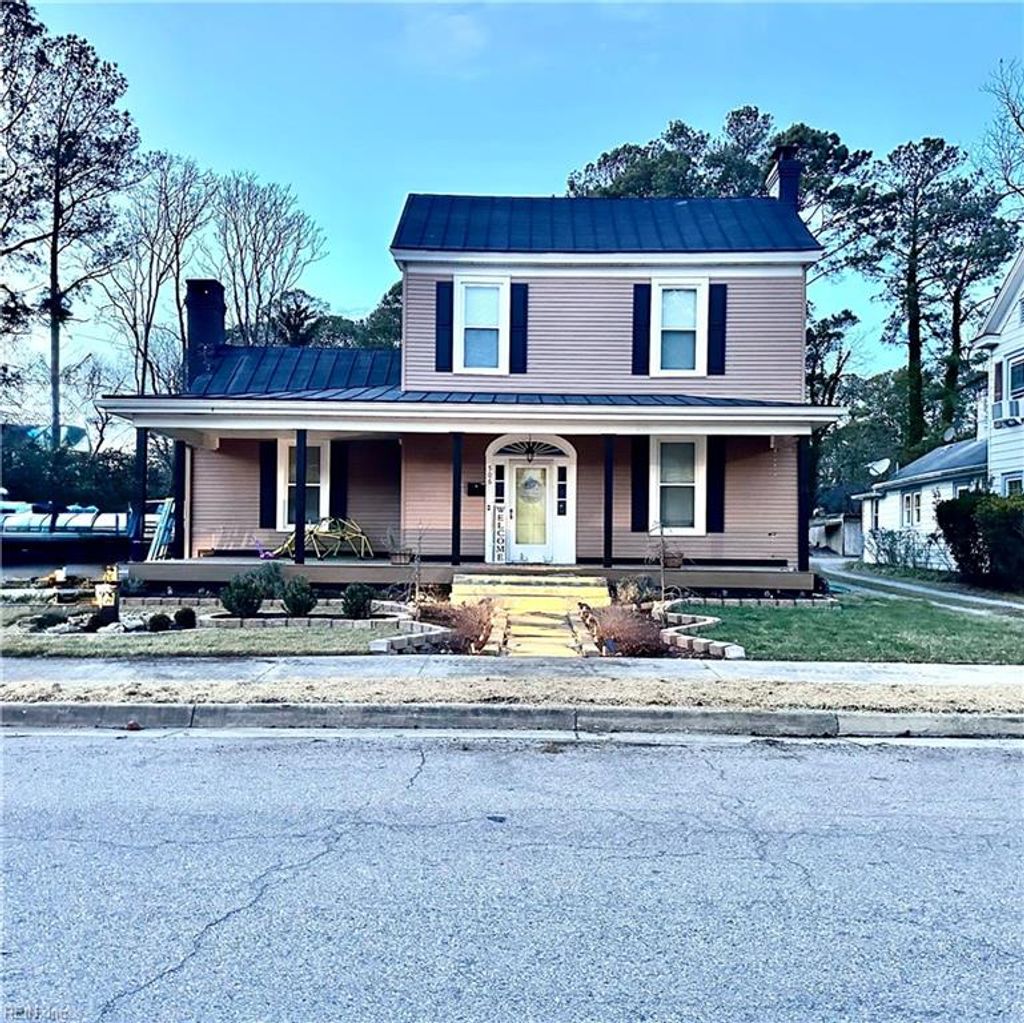 Photo of 506 Lee Street, Franklin, VA 23851 (MLS # 10630338)