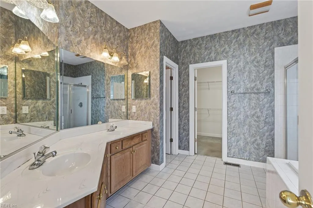 Chesapeake, Virginia 23320, United States, 4 Bedrooms Bedrooms, ,3 BathroomsBathrooms,Residential,Active,234978