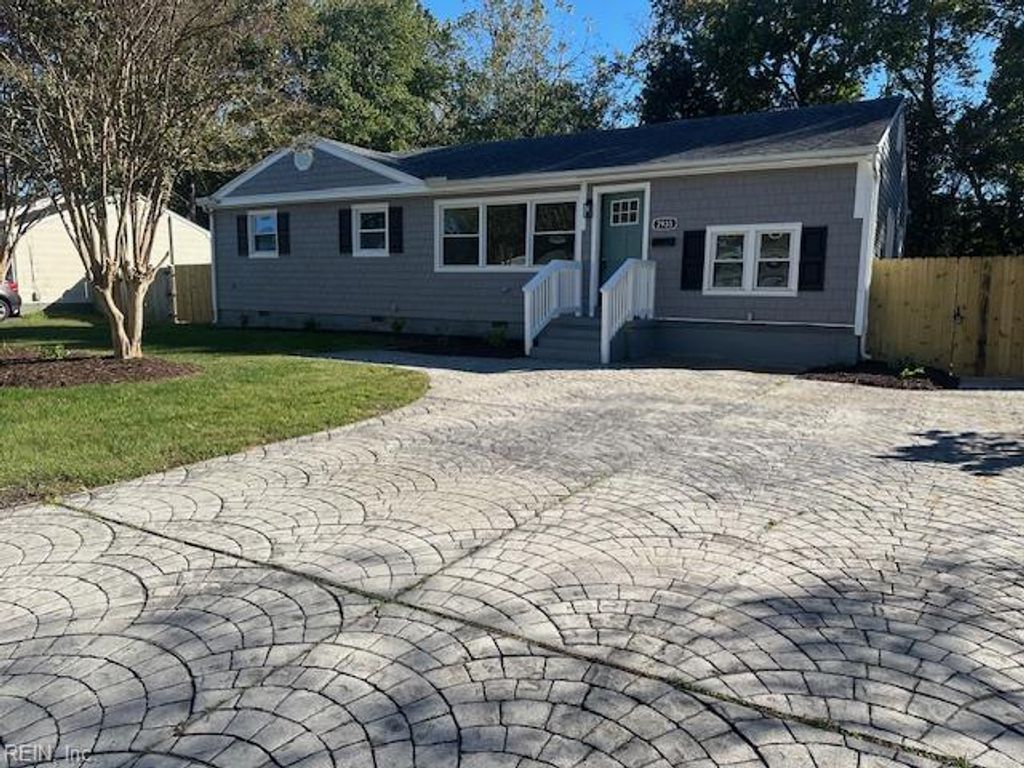 Photo of 2933 Pinewood Drive, Virginia Beach, VA 23452 (MLS # 10612391)