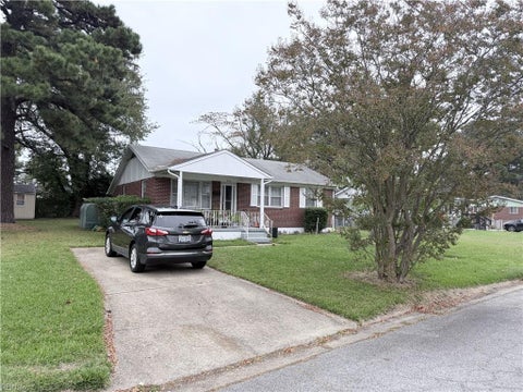 Photo of 904 Mineo Lane, Portsmouth, VA 23701 (MLS # 10658169)