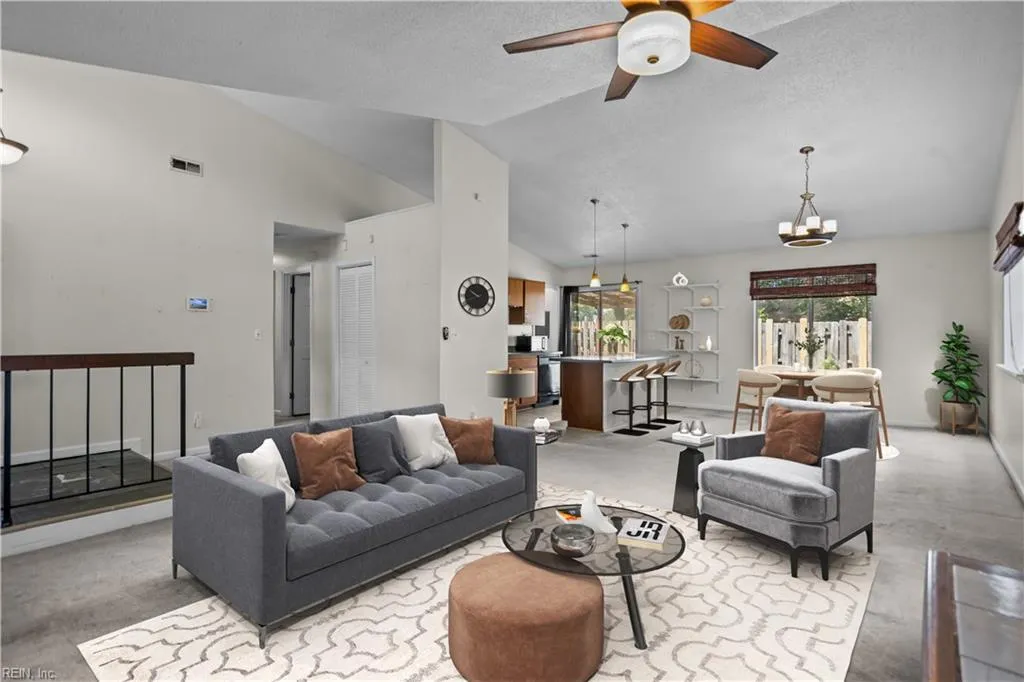 Virginia Beach, Virginia 23453, United States, 2 Bedrooms Bedrooms, ,1 BathroomBathrooms,Residential,Pending,136212