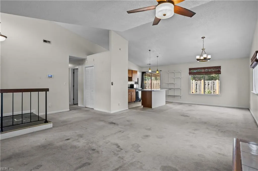 Virginia Beach, Virginia 23453, United States, 2 Bedrooms Bedrooms, ,1 BathroomBathrooms,Residential,Pending,136212