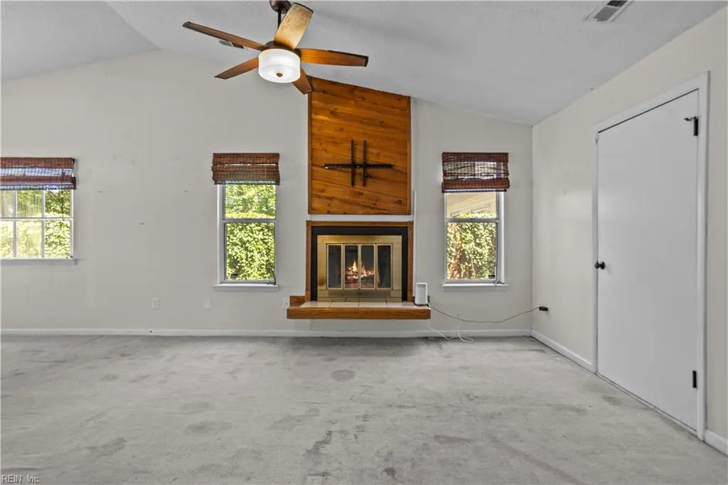 Virginia Beach, Virginia 23453, United States, 2 Bedrooms Bedrooms, ,1 BathroomBathrooms,Residential,Pending,136212