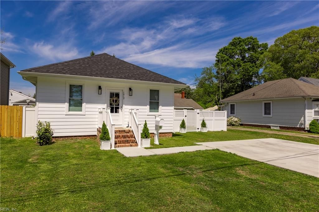 Photo of 1612 Ohio Avenue, Virginia Beach, VA 23454 (MLS # 10629947)