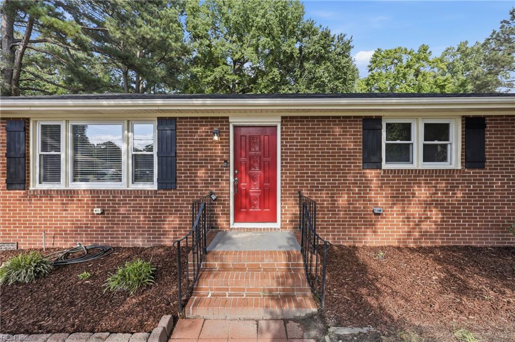 Photo of 3715 Magnolia Drive, Portsmouth, VA 23703 (MLS # 10641267)