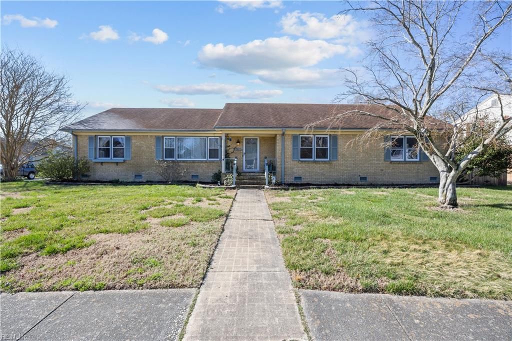 Photo of 5233 Stratford Chase Drive, Virginia Beach, VA 23464 (MLS # 10625194)