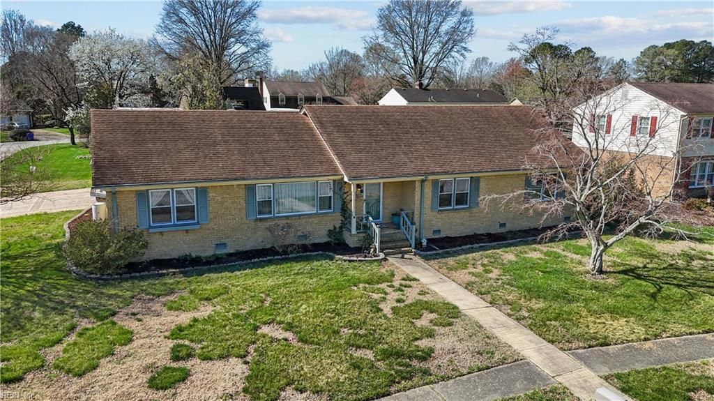 Photo of 5233 Stratford Chase Drive, Virginia Beach, VA 23464 (MLS # 10625194)