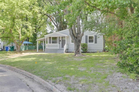 Photo of 1014 E Russell Court, Newport News, VA 23605 (MLS # 10638496)