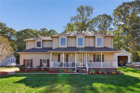 Photo of 906 Canteberry Lane, Smithfield, VA 23430 (MLS # 10658938)