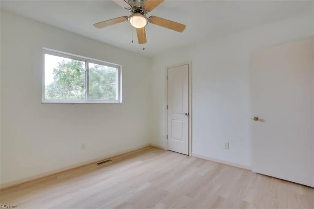 Newport News, Virginia 23602, United States, 2 Bedrooms Bedrooms, ,1 BathroomBathrooms,Residential,Active,183021