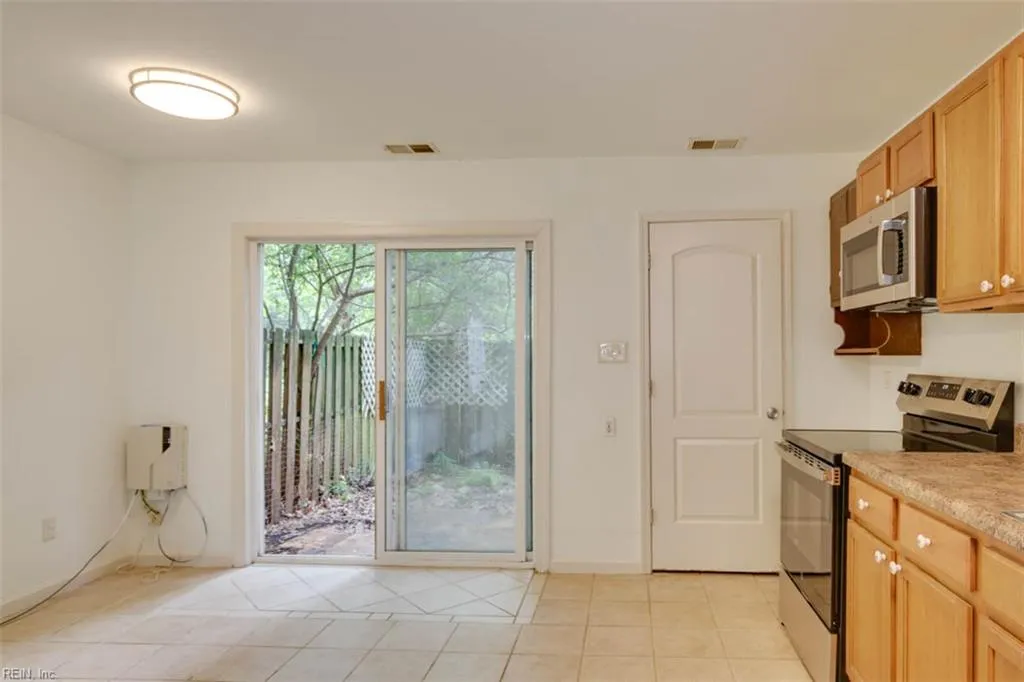 Newport News, Virginia 23602, United States, 2 Bedrooms Bedrooms, ,1 BathroomBathrooms,Residential,Active,183021