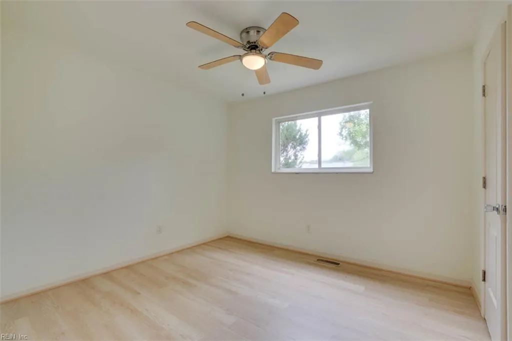 Newport News, Virginia 23602, United States, 2 Bedrooms Bedrooms, ,1 BathroomBathrooms,Residential,Active,183021