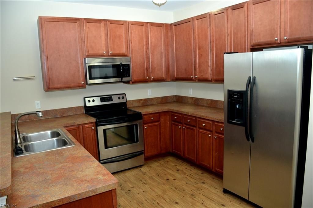 Photo of 912 Southmoor Drive #304, Virginia Beach, VA 23455 (MLS # 10642877)
