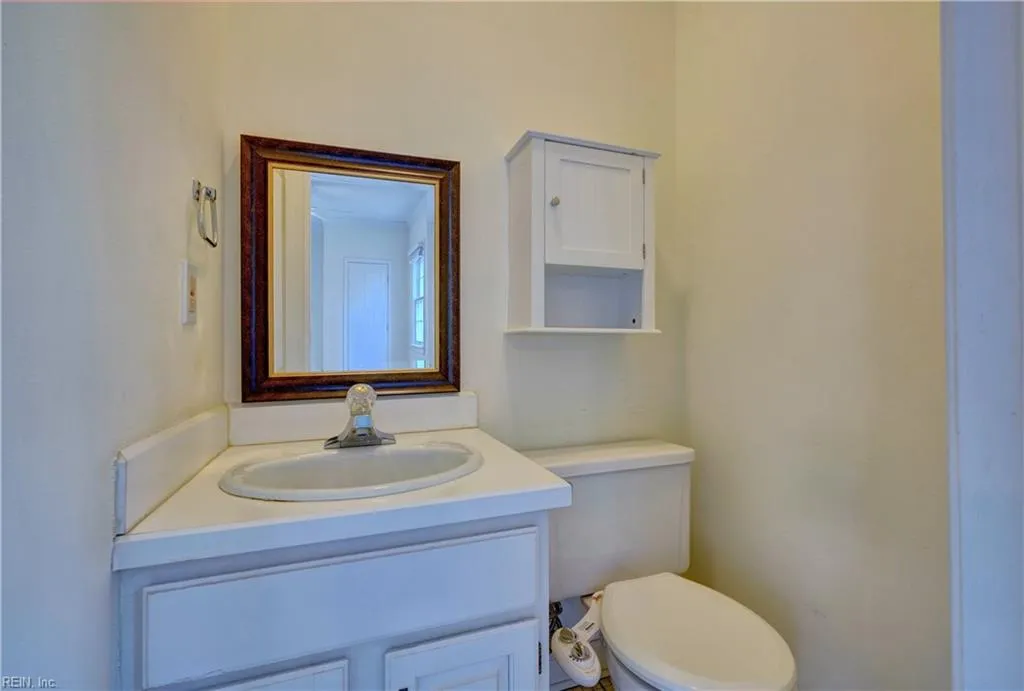 Norfolk, Virginia 23507, United States, 6 Bedrooms Bedrooms, ,4 BathroomsBathrooms,Residential,Pending,106488