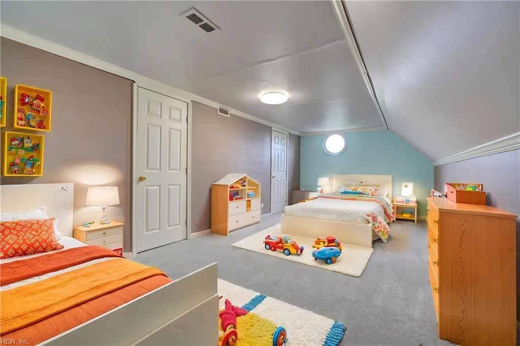 Norfolk, Virginia 23507, United States, 6 Bedrooms Bedrooms, ,4 BathroomsBathrooms,Residential,Pending,106488