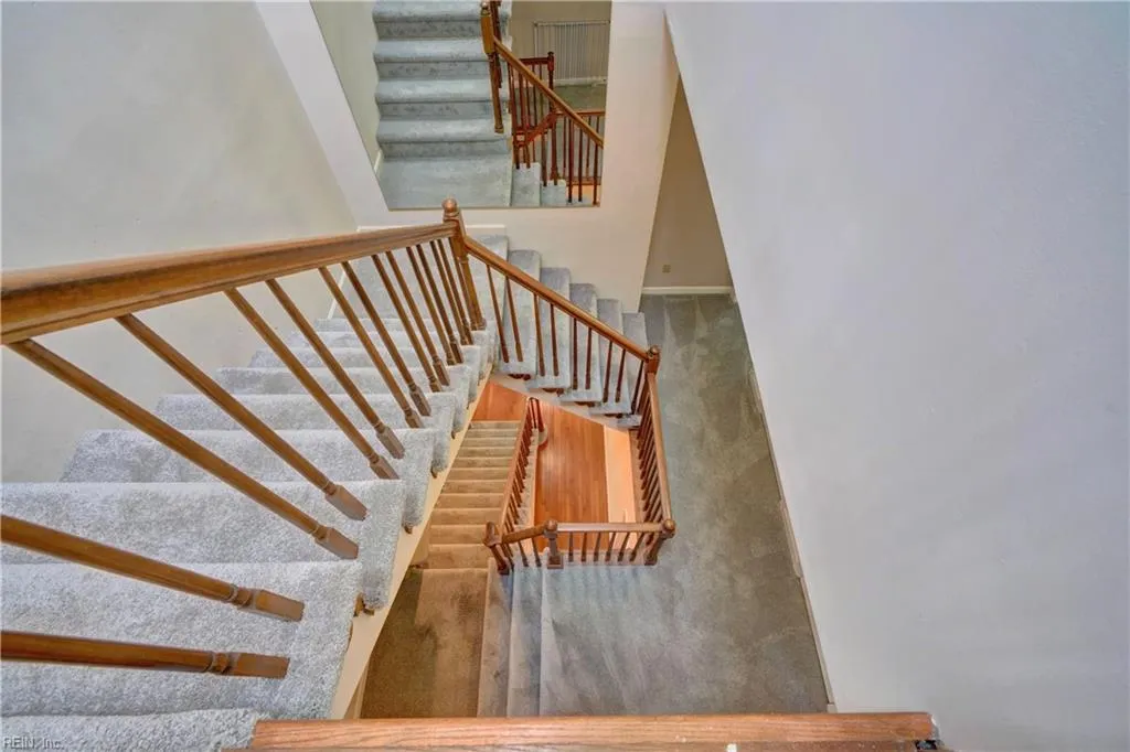 Norfolk, Virginia 23507, United States, 6 Bedrooms Bedrooms, ,4 BathroomsBathrooms,Residential,Pending,106488