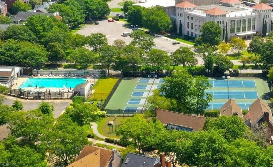 Norfolk, Virginia 23507, United States, 6 Bedrooms Bedrooms, ,4 BathroomsBathrooms,Residential,Pending,106488