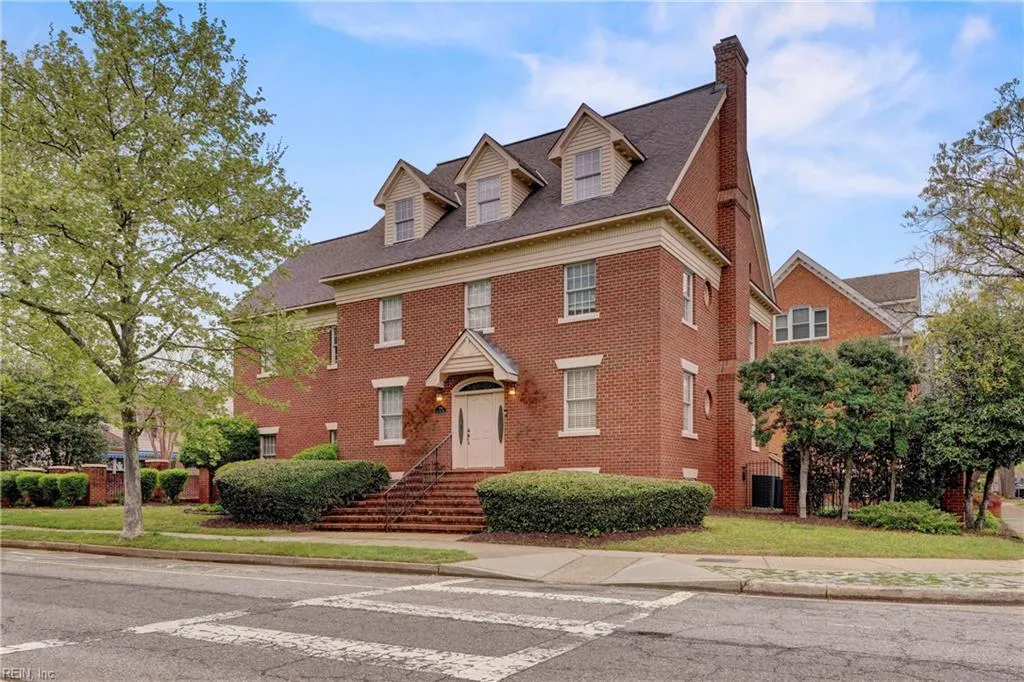 Norfolk, Virginia 23507, United States, 6 Bedrooms Bedrooms, ,4 BathroomsBathrooms,Residential,Pending,106488