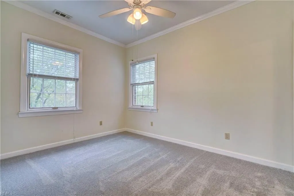 Norfolk, Virginia 23507, United States, 6 Bedrooms Bedrooms, ,4 BathroomsBathrooms,Residential,Pending,106488