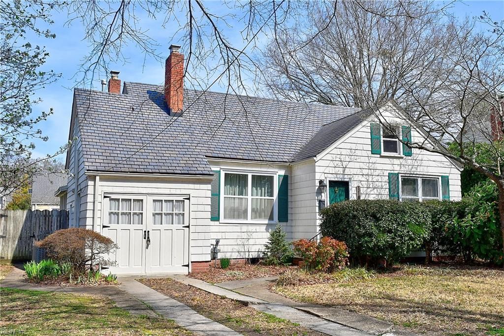 Photo of 118 Beverly Avenue, Norfolk, VA 23505 (MLS # 10624588)