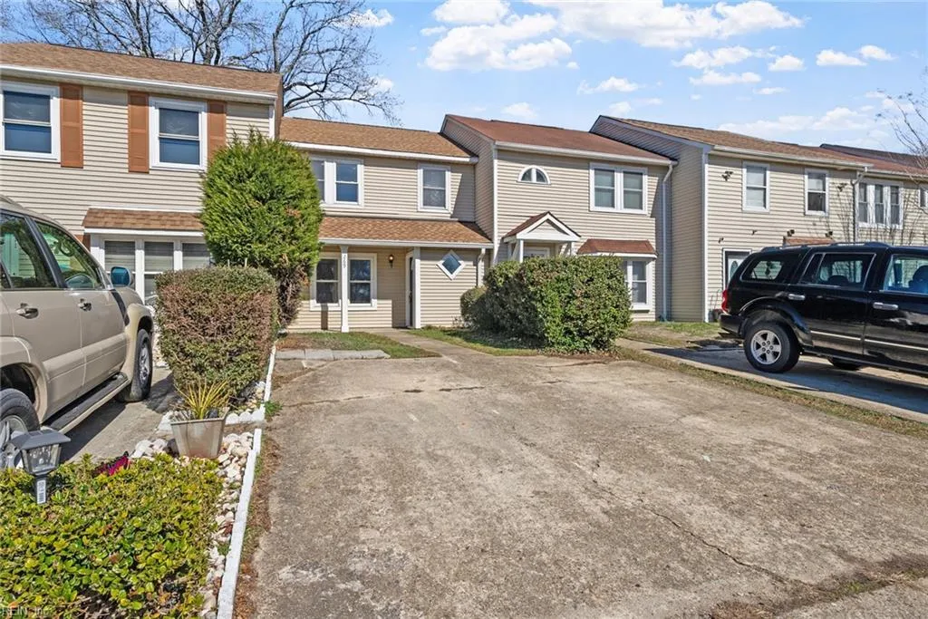 Virginia Beach, Virginia 23462, United States, 2 Bedrooms Bedrooms, ,2 BathroomsBathrooms,Residential,Pending,3308