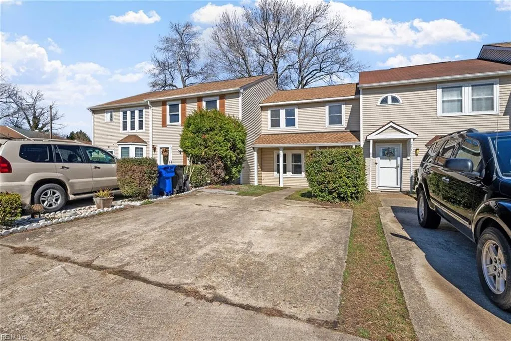 Virginia Beach, Virginia 23462, United States, 2 Bedrooms Bedrooms, ,2 BathroomsBathrooms,Residential,Pending,3308