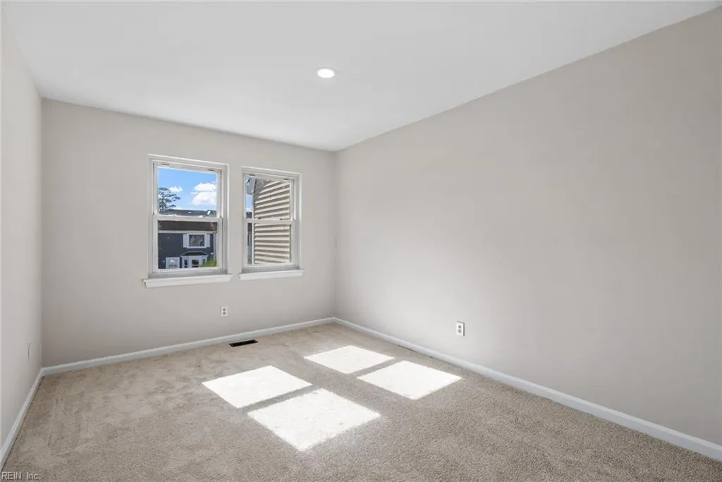 Virginia Beach, Virginia 23462, United States, 2 Bedrooms Bedrooms, ,2 BathroomsBathrooms,Residential,Pending,3308