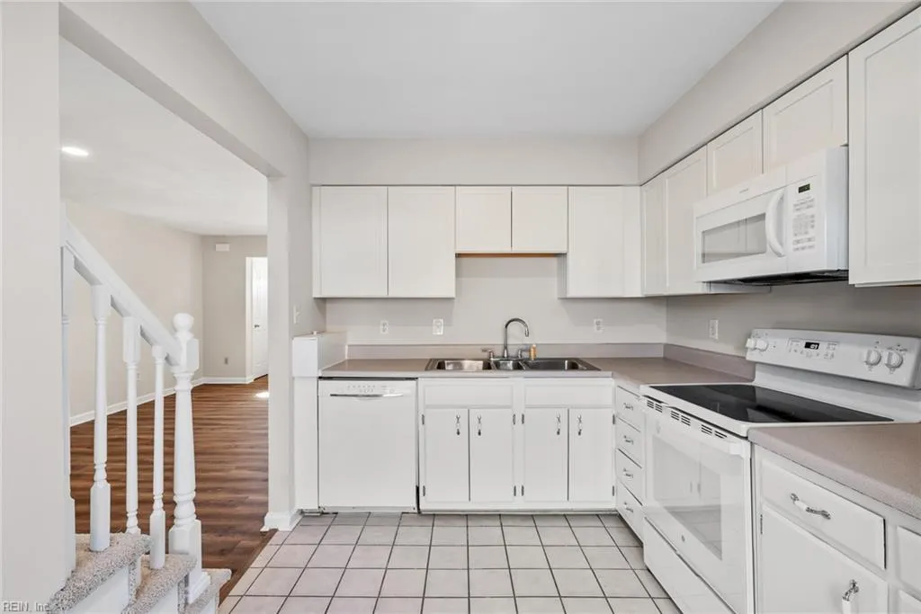 Virginia Beach, Virginia 23462, United States, 2 Bedrooms Bedrooms, ,2 BathroomsBathrooms,Residential,Pending,3308