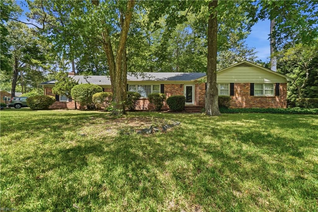 Photo of 533 Kings Grant Road, Virginia Beach, VA 23452 (MLS # 10643742)