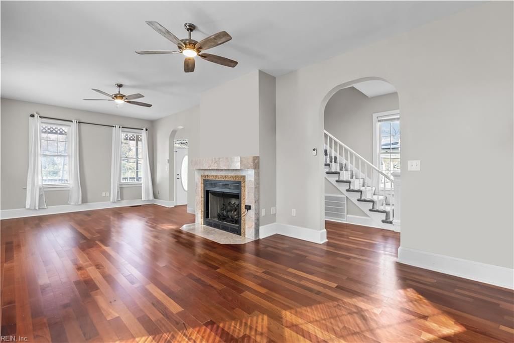 Photo of 421 E Pembroke Avenue, Hampton, VA 23669 (MLS # 10628167)