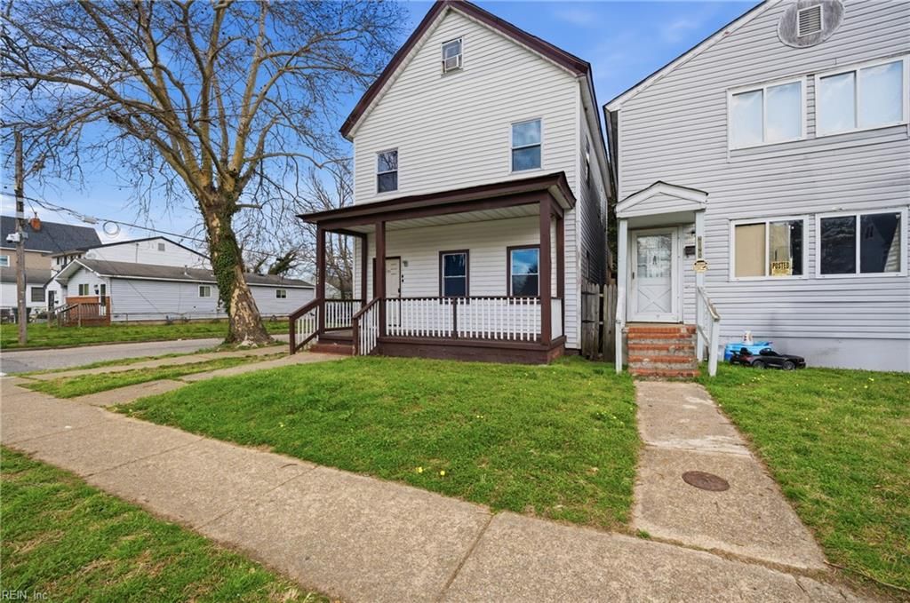 Photo of 2134 Chestnut Ave Avenue, Newport News, VA 23602 (MLS # 10624932)