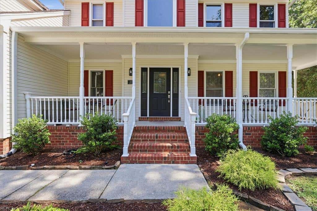 Photo of 4712 White Owl Crescent, Chesapeake, VA 23321 (MLS # 10647147)