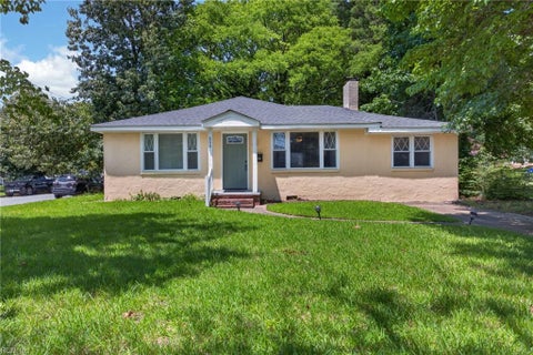 Photo for 500 Bayview BLVD E