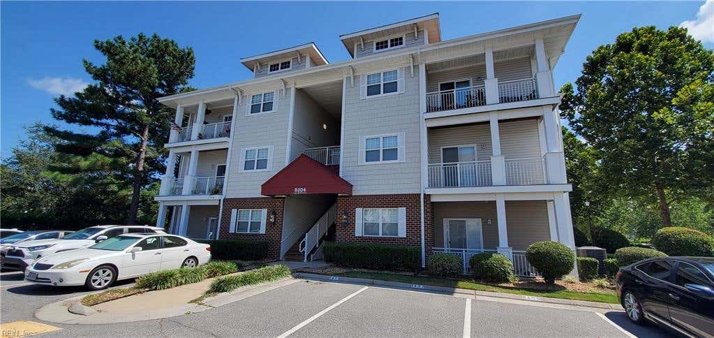 Photo of 5304 Warminster Drive #203, Virginia Beach, VA 23455 (MLS # 10647290)