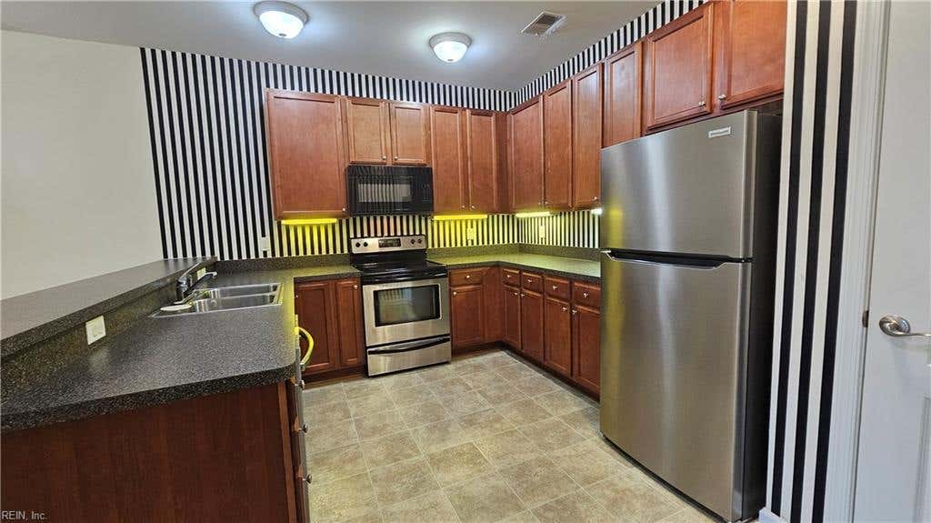 Photo of 5304 Warminster Drive #203, Virginia Beach, VA 23455 (MLS # 10647290)