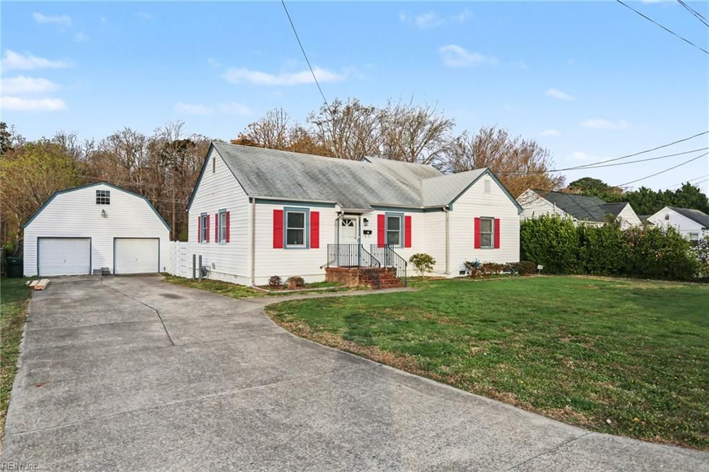 Photo of 23 Beaconsdale Lane, Newport News, VA 23601 (MLS # 10625776)