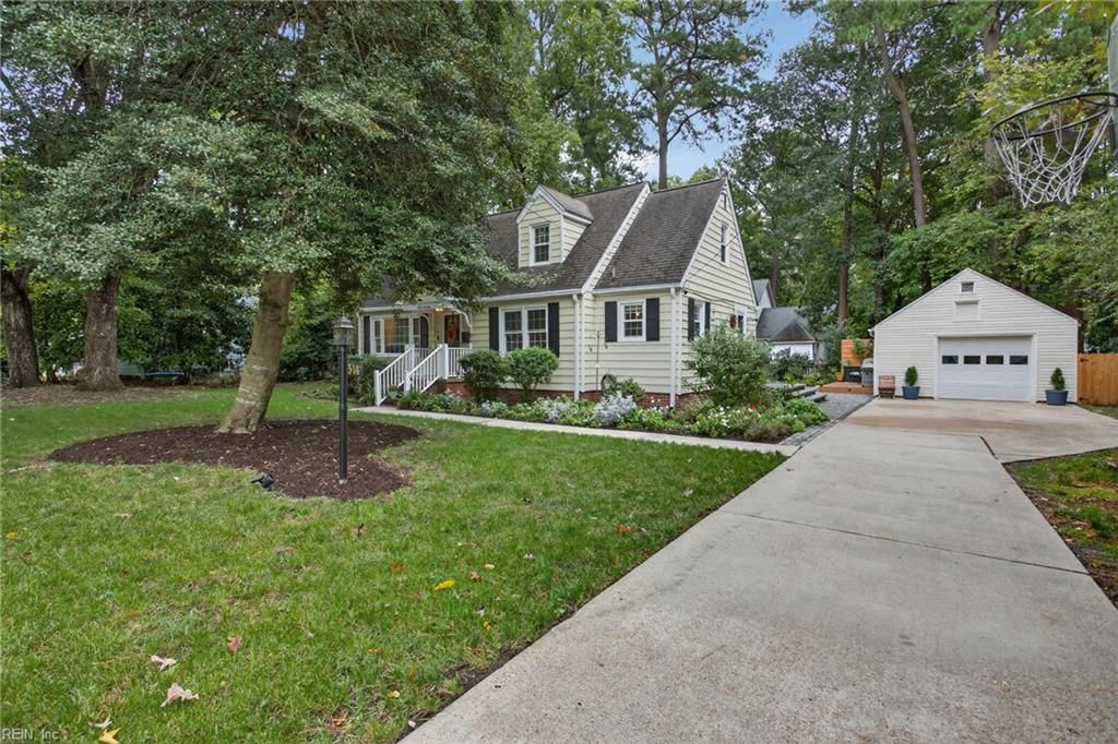 Photo of 314 Mimosa Drive, Newport News, VA 23606 (MLS # 10608598)