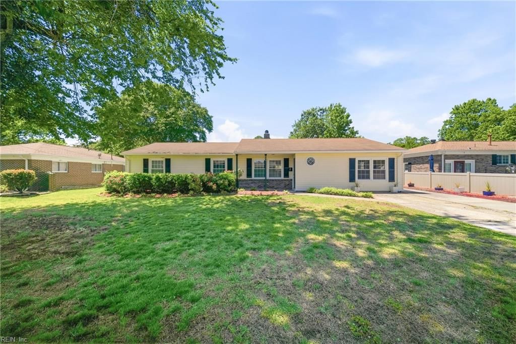 Photo of 177 Upperville Road, Virginia Beach, VA 23462 (MLS # 10634343)