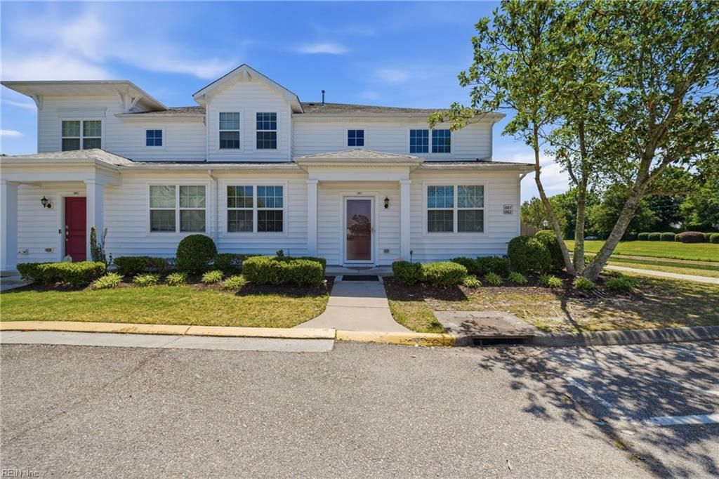 Photo of 661 Lacy Oak Drive, Chesapeake, VA 23320 (MLS # 10631923)